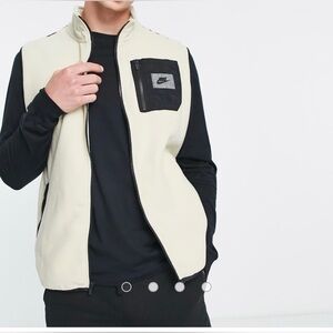 Nike Sportswear Therma-FIT Sports Utility Fleece Vest in Cream and Black